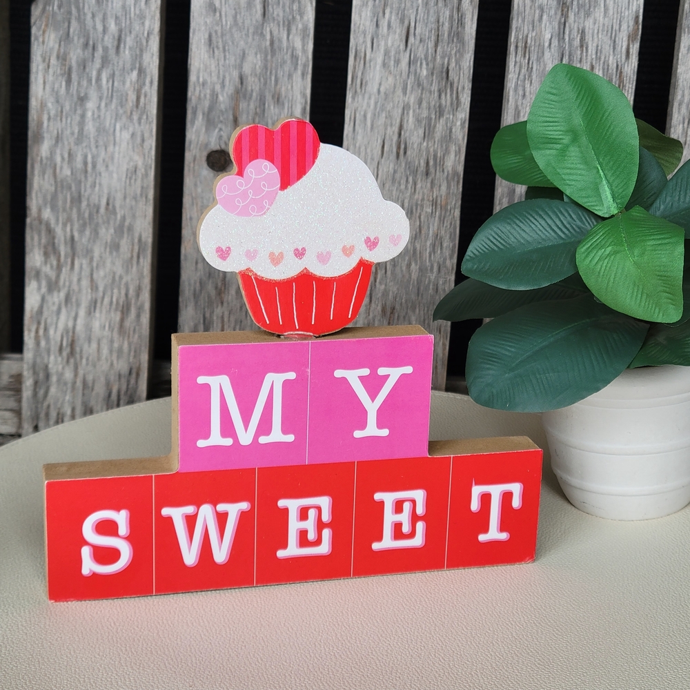 Sweet Cupcake Party Wood Decor - Picture 3 of 4